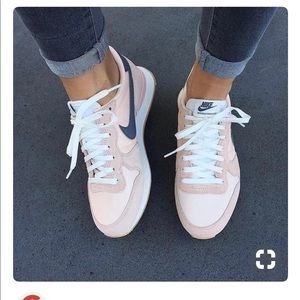 Nike Internationalist size 6.5